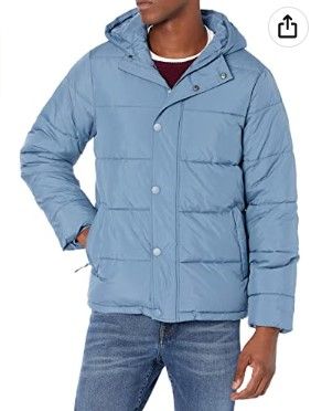 Photo 1 of Amazon Essentials Men's Heavyweight Hooded Puffer Coat XL Light Blue 