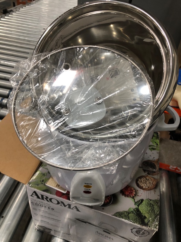 Photo 2 of Aroma Housewares Select Stainless Rice Cooker