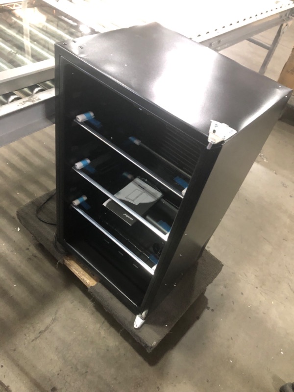 Photo 4 of DOOR IS LOOSE AND DENTED
Comfee 115-120 Can Beverage Cooler/Refrigerator, 115 Cans Capacity, Mechanical Control, Glass Door with Stainless Steel Frame,Glass Shelves/adjustable

