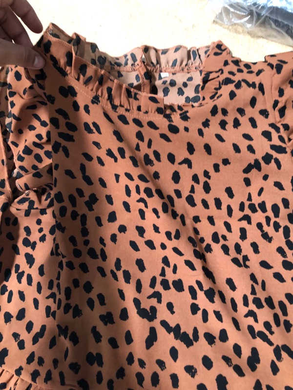 Photo 6 of *SIMILAR TO COVER PHOTO* Womens Short Sleeve Leopard Print Ruffle Blouse Shirt Top M 19" across waist 