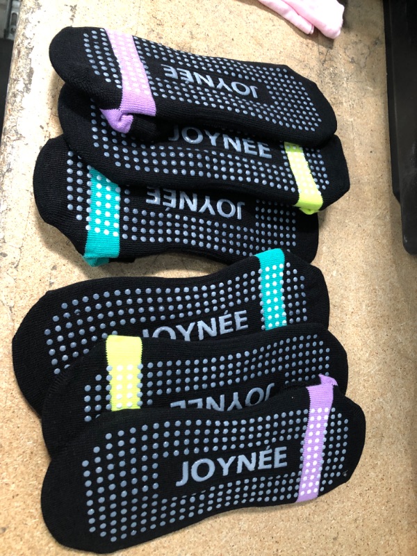 Photo 2 of **2 OF- JOYNÉE Non-Slip Yoga Socks for Women with Grips,Ideal for Pilates,Barre,Dance,Hospital,Fitness 3 Pairs
