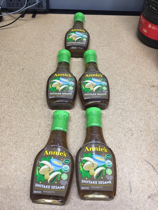 Photo 1 of ***non-refundable***
best by 4/24/22
5 bottles Annie's Shiitake Sesame Vinaigrette Salad Dressing, Non-GMO, 8 fl oz
