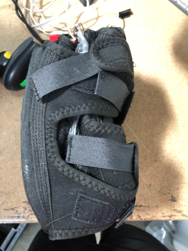 Photo 1 of Husky
Soft Cap Foam Work Knee Pad (1-pair) BLACK
***USED, MINOR TEARING***