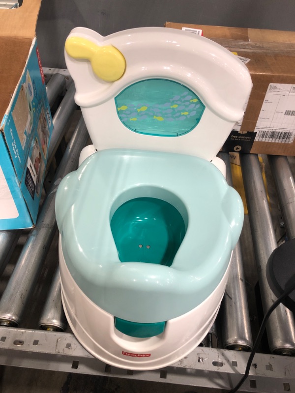 Photo 2 of Fisher-Price Sea Me - Flush potty