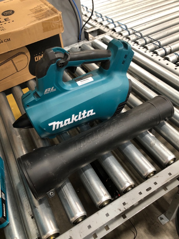 Photo 2 of **PARTS ONLY**Makita XBU03Z 18V LXT® Lithium-Ion Brushless Cordless Blower, Tool Only, Does not work with a good battery.
**NO BATTERY**