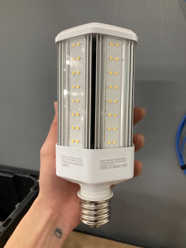 Photo 2 of Feit Electric
400-Watt Equivalent Corn Cob E26 Base with E39 Mogul Adapter High Lumen Daylight (5000K) HID Utility LED Light Bulb