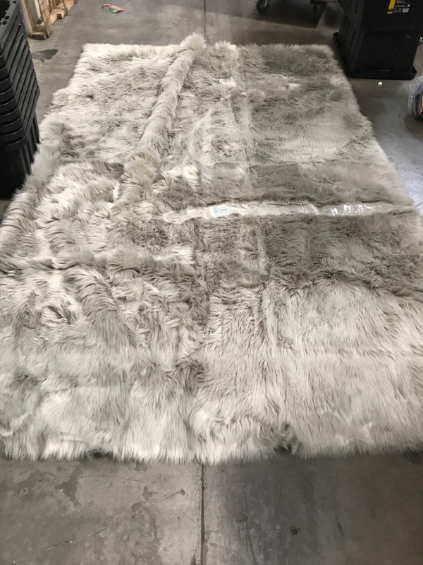 Photo 2 of (DIRTY FROM STORAGE)
109" x 72" carvapet furry rug grey