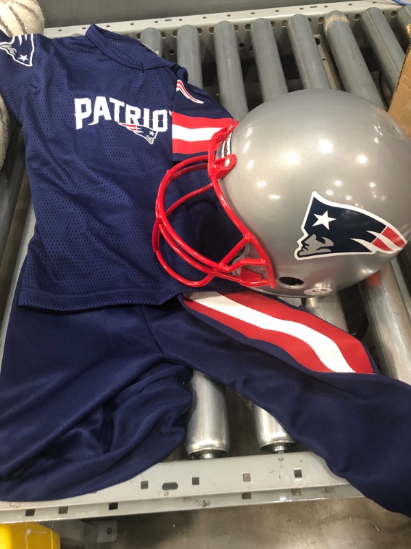 Photo 2 of FRANKLIN  BOYS PATRIOT OUTFIT AND HELMET  SMALL