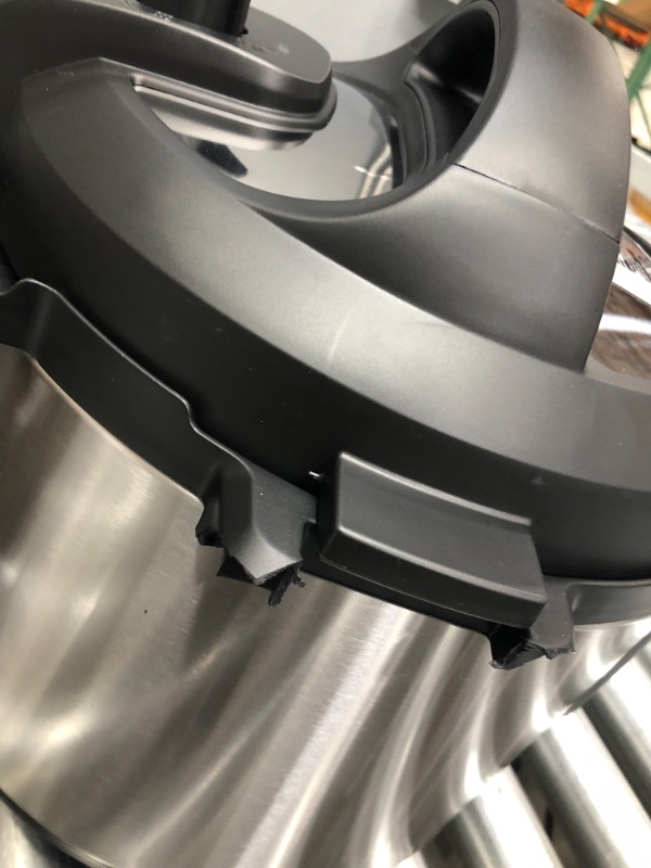 Photo 4 of Instant Pot Duo 7-in-1 Electric Pressure Cooker, Slow Cooker, Rice Cooker, Steamer, Sauté, Yogurt Maker, Warmer & Sterilizer, 6 Quart, Stainless Steel/Black
- One of the handles is broken (See photos) 