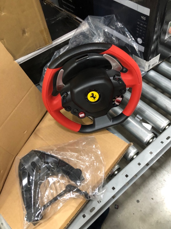 Photo 3 of Thrustmaster Ferrari 458 Spider Racing Wheel (Xbox Series X/S & One & Windows)
