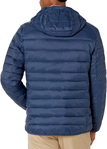 Photo 1 of Amazon Essentials Men's Lightweight Water-Resistant Packable Hooded Puffer Jacket, Small
