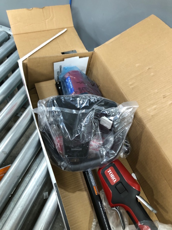 Photo 1 of 60V MAX* Electric Battery 13" (33.02 cm) / 15" (38.1 cm) Brushless String Trimmer (51831)
