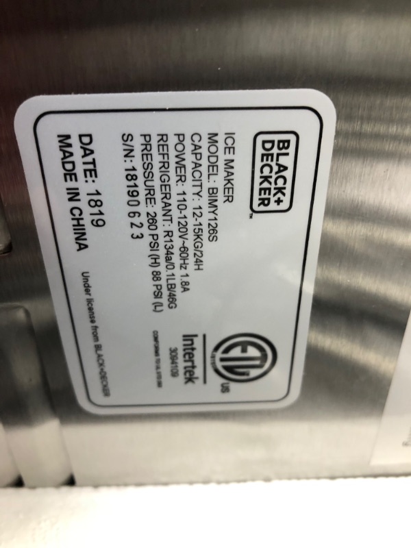 Photo 2 of BLACK+DECKER BIMY126S 26-lb Capacity Stainless Steel Ice Maker, Silver
