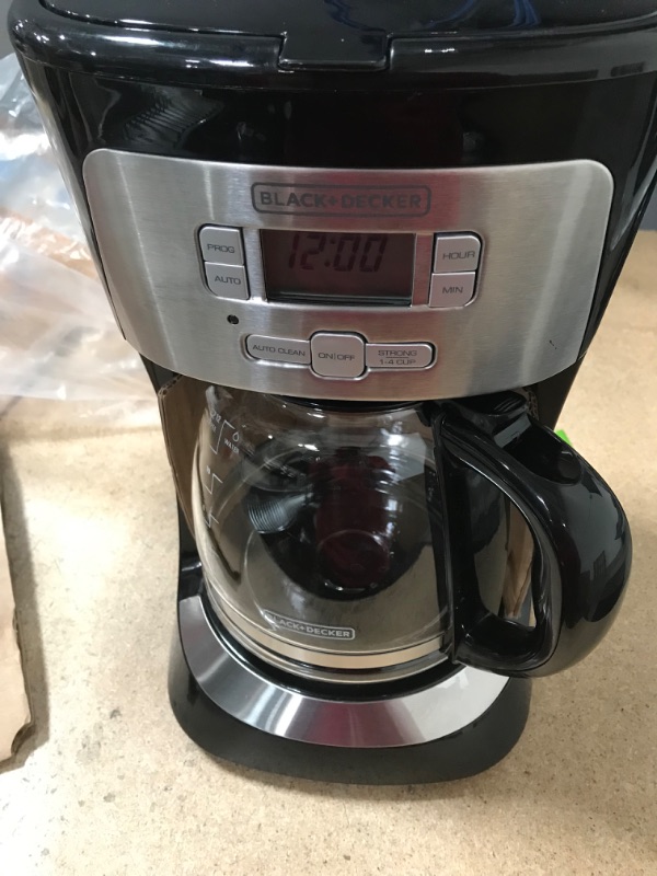 Photo 3 of (SCRATCHED TOP)
BLACK+DECKER 12-Cup Programmable Coffee Maker, Black