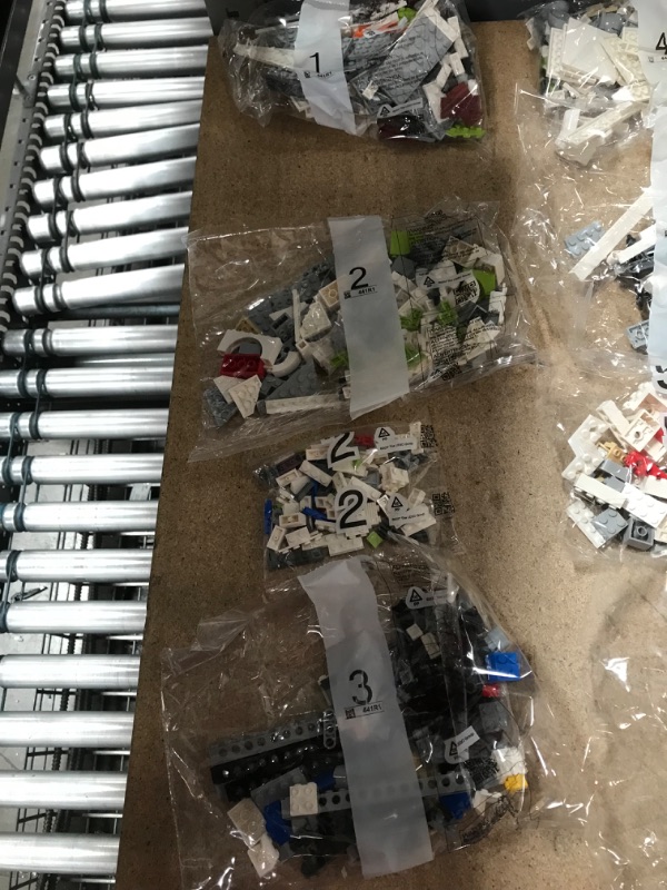 Photo 2 of (PREVIOUSLY OPENED, POSSIBLY MISSING PIECES)
LEGO Star Wars Republic Gunship 75309 Building Kit; Cool, Ultimate Collector Series Build-and-Display Model (3,292 Pieces)