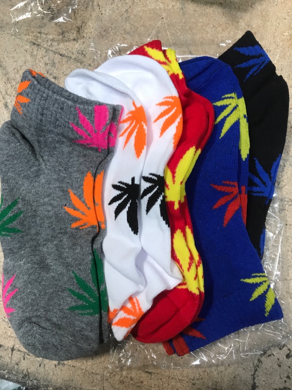 Photo 1 of 5 Pairs Unsex Marijuana (W 10.5), (Colors Random Color Maple Leaf Printed Socks 1-5)