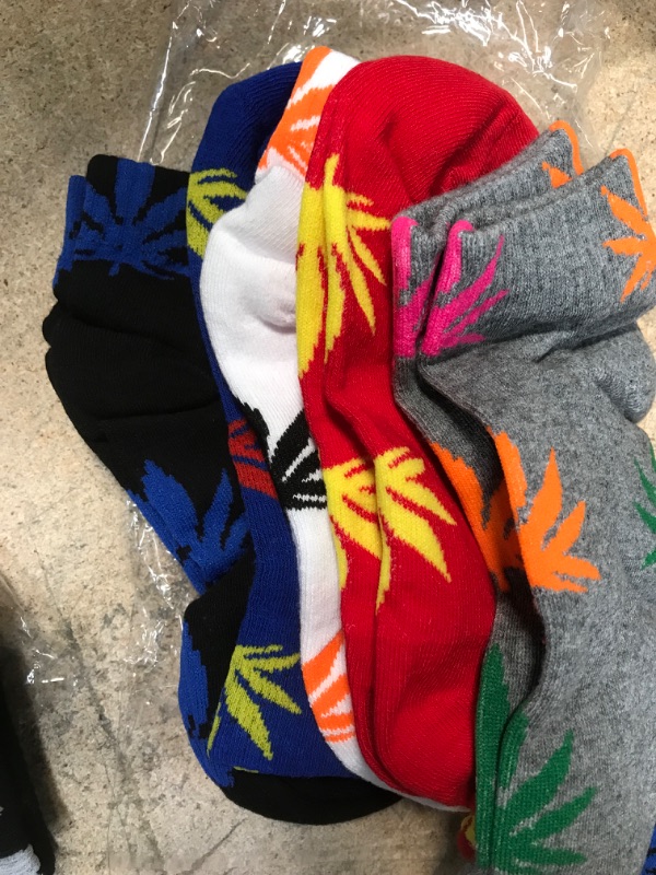 Photo 1 of 5 Pairs Unsex Marijuana (W 10.5), (Colors Random Color Maple Leaf Printed Socks 1-5)