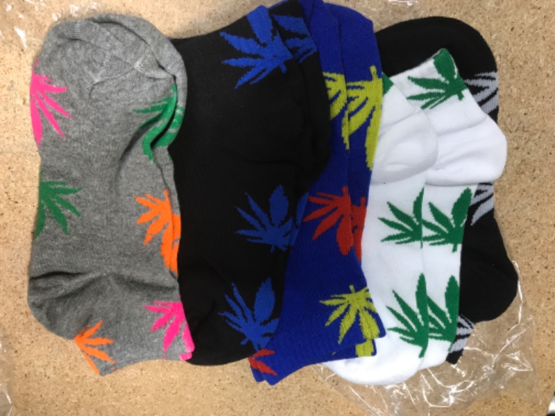 Photo 1 of 5 Pairs Unsex Marijuana (W 10.5), (Colors Random Color Maple Leaf Printed Socks 1-5)