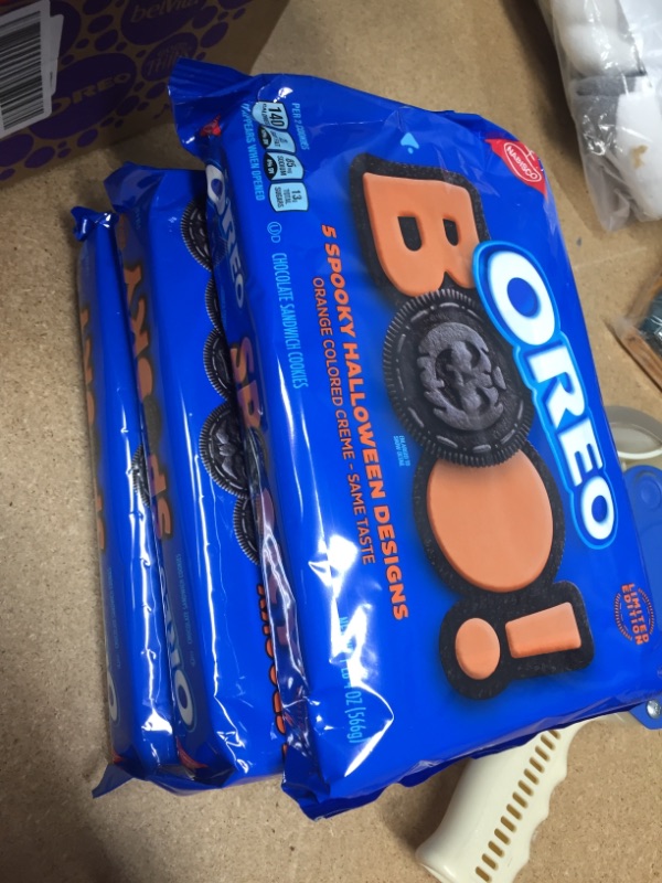 Photo 3 of 3 PCKS OREO Orange Creme Chocolate Sandwich Halloween Cookies, 5 Halloween Cookie Designs, 1 - 1.25 Lb Pack BEST BY 01 31 2022

