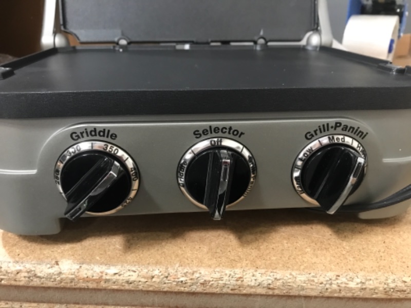 Photo 1 of **TESTED AND FUNCTIONS ** Cuisinart GR-4NP1 5-in-1 Griddler, 13.5"(L) x 11.5"(W) x 7.12"(H), Silver With Silver/Black Dials
