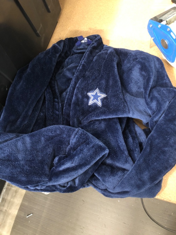 Photo 2 of The Northwest Company NFL unisex-adult Silk Touch Bath Robe **cowboys** **LARGE**