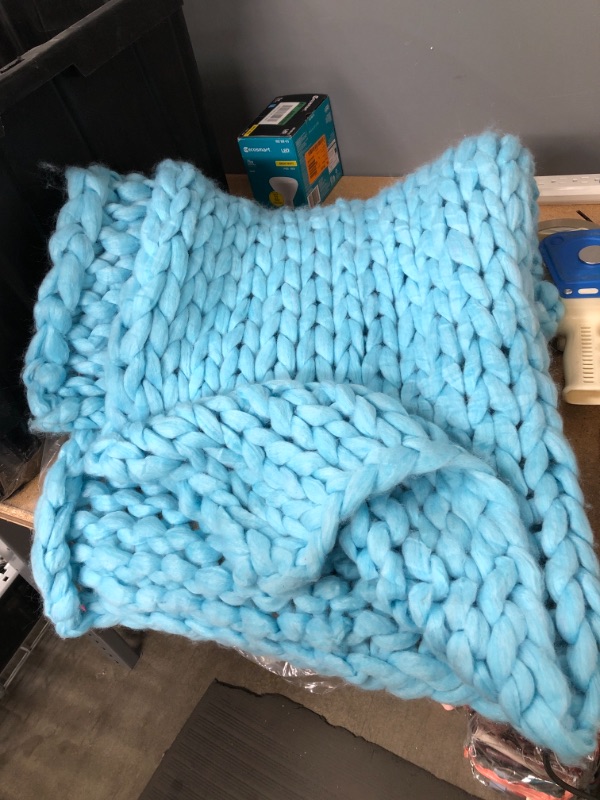 Photo 2 of ** A LITTLE DIRTY ** EASTSURE Chunky Knit Blanket Bulky Throw Merino Wool Hand Made Bed Sofa Throw Super Large,Sky Blue,40"x59"