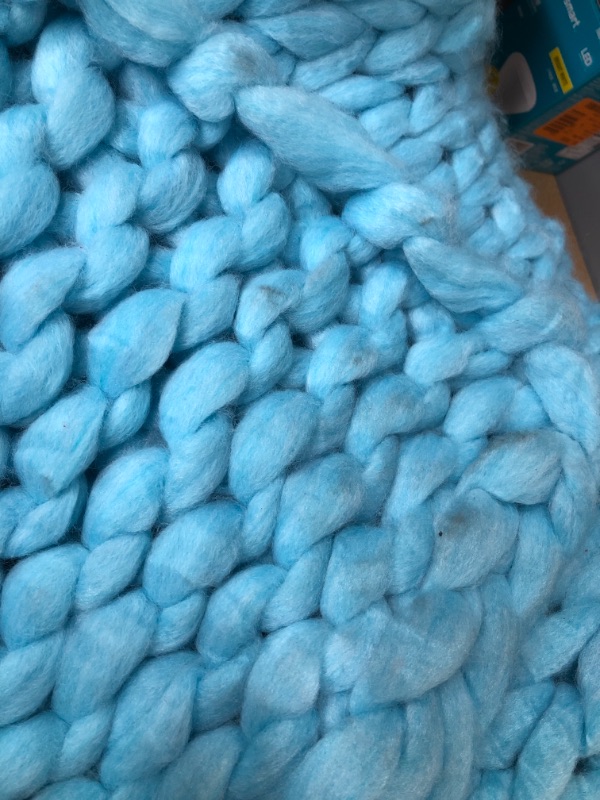 Photo 3 of ** A LITTLE DIRTY ** EASTSURE Chunky Knit Blanket Bulky Throw Merino Wool Hand Made Bed Sofa Throw Super Large,Sky Blue,40"x59"