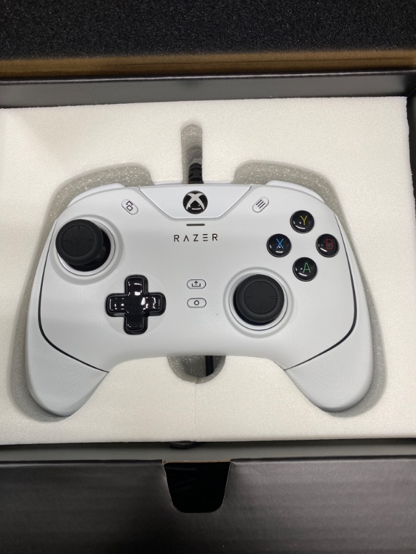 Photo 2 of Razer - Wolverine V2 Wired Gaming Controller for Xbox Series X|S, Xbox One, PC with Remappable Front-Facing Buttons - White
