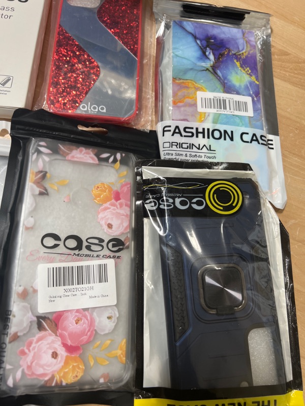 Photo 2 of **SOLD AS IS -NO REFUNDS **** BUNDLE OF ASSORTED PHONE ACCESSORIES 
