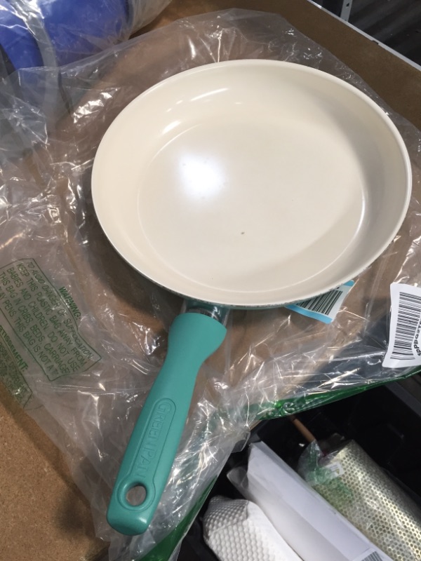 Photo 2 of *USED*
GreenPan Rio Healthy Ceramic Nonstick 12" Frying Pan Skillet, PFAS-Free, Dishwasher Safe, Turquoise
