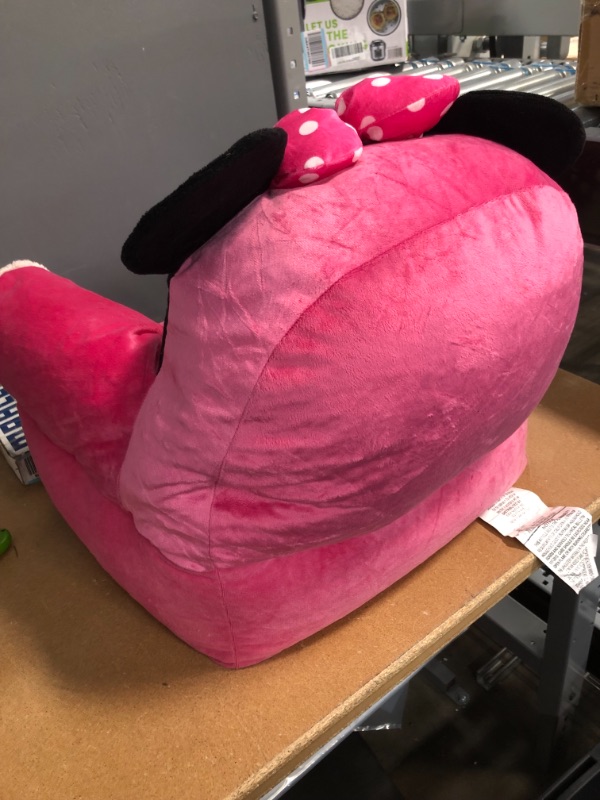 Photo 1 of *USED*
Idea Nuova Disney Minnie Mouse Figural Bean Bag Chair with Sherpa Trim, Ages 3+, Pink

