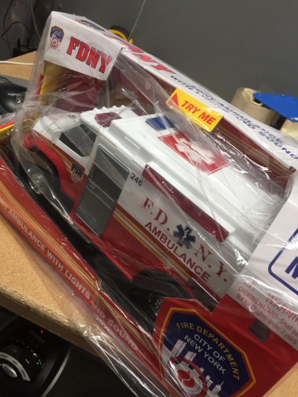 Photo 1 of Daron Fire Department City of New York Ambulance W/ Lights, Sounds & Stretcher (FDNY)
