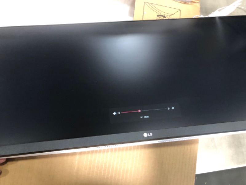 Photo 3 of LG 29WN600-W 29" 21:9 UltraWide WFHD IPS HDR10 Monitor with FreeSync, Silver
