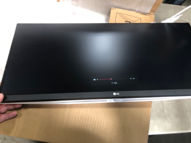 Photo 4 of LG 29WN600-W 29" 21:9 UltraWide WFHD IPS HDR10 Monitor with FreeSync, Silver
