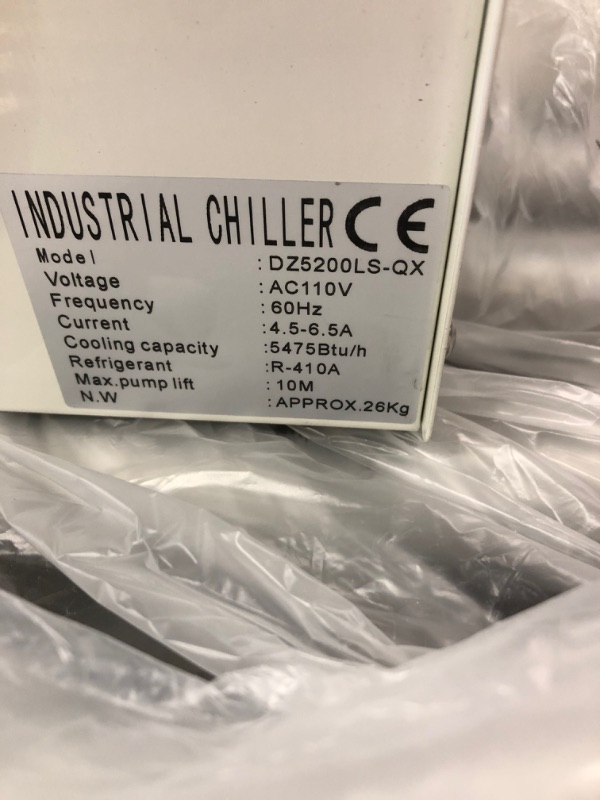 Photo 4 of VEVOR Industrial Chiller, CW5200 Industrial Water Chiller, 1400W Cooling Capacity, 6L Capacity Cooling Water, Precise Thermostat Recirculating Chiller for 130/150W Engraving Machine Cooling Machine
