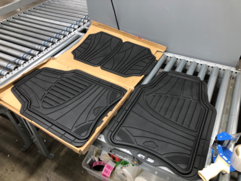 Photo 2 of Armor All 78840ZN 4-Piece Black Rubber All-Season Trim-to-Fit Floor Mats for Cars, Trucks and SUVs
