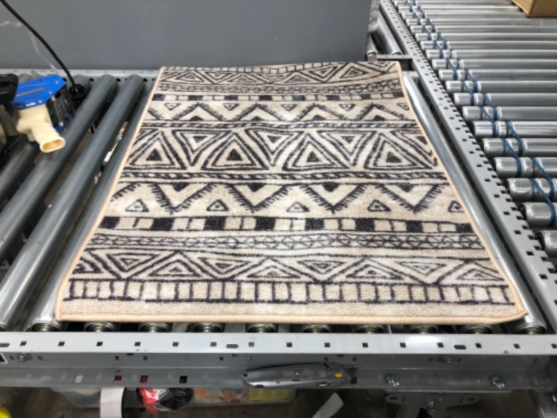 Photo 1 of 25.5" x 35" area rug - "Aztec" design