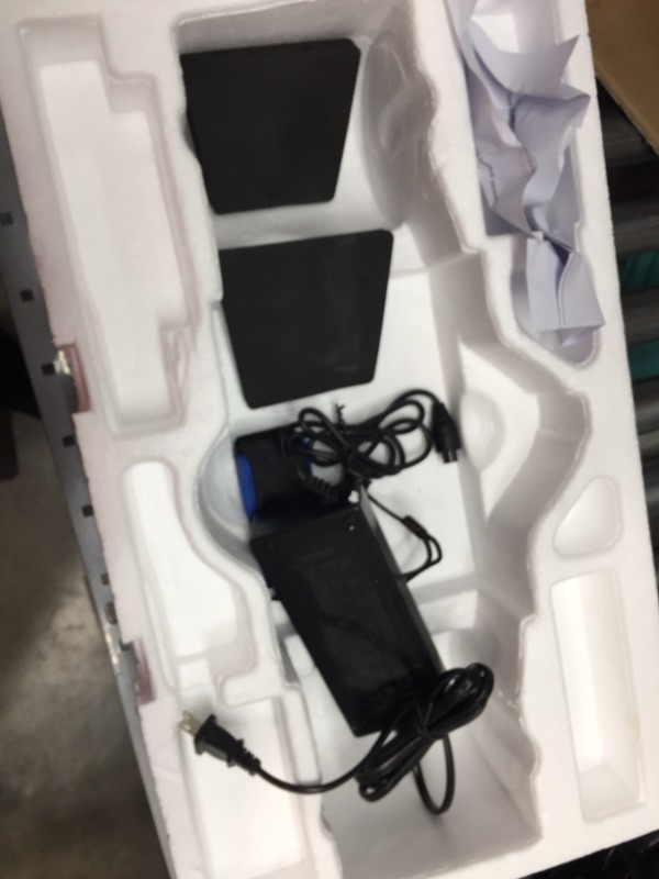 View 3 of Geneinno Trident Waterproof Drone 164ft Deep Two Speed 1.8m/s Sea Scooter Underwater Booster Diving Accelerator Snorkeling Equipment 480W 45mins Working time
- No batterie (Unable to test)