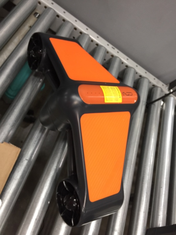 View 4 of Geneinno Trident Waterproof Drone 164ft Deep Two Speed 1.8m/s Sea Scooter Underwater Booster Diving Accelerator Snorkeling Equipment 480W 45mins Working time
- No batterie (Unable to test)
