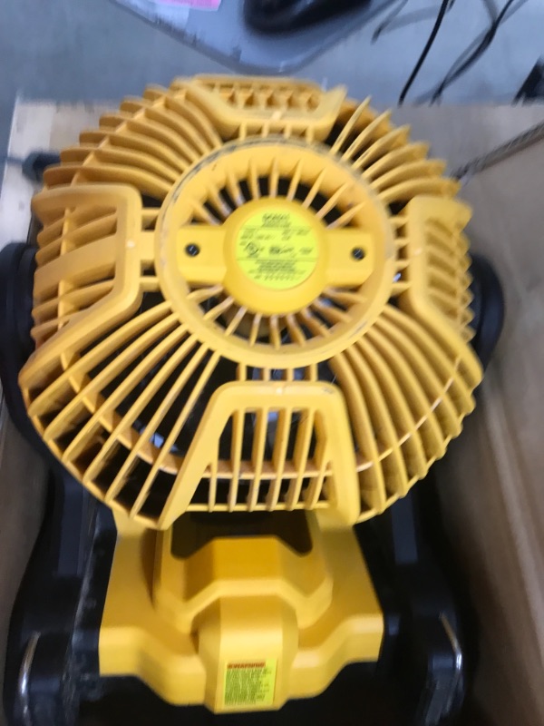 Photo 4 of DEWALT 20V MAX* Jobsite Fan, Tool Only (DCE512B)
