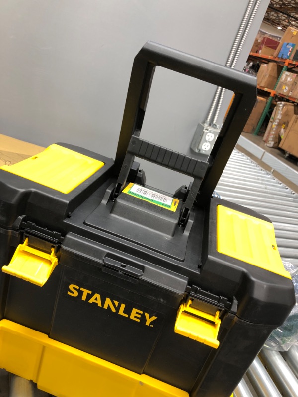 Photo 6 of "Stanley STST18631 44 Lbs Capacity 3-in-1 Heavy Duty Essential Rolling Workshop"
