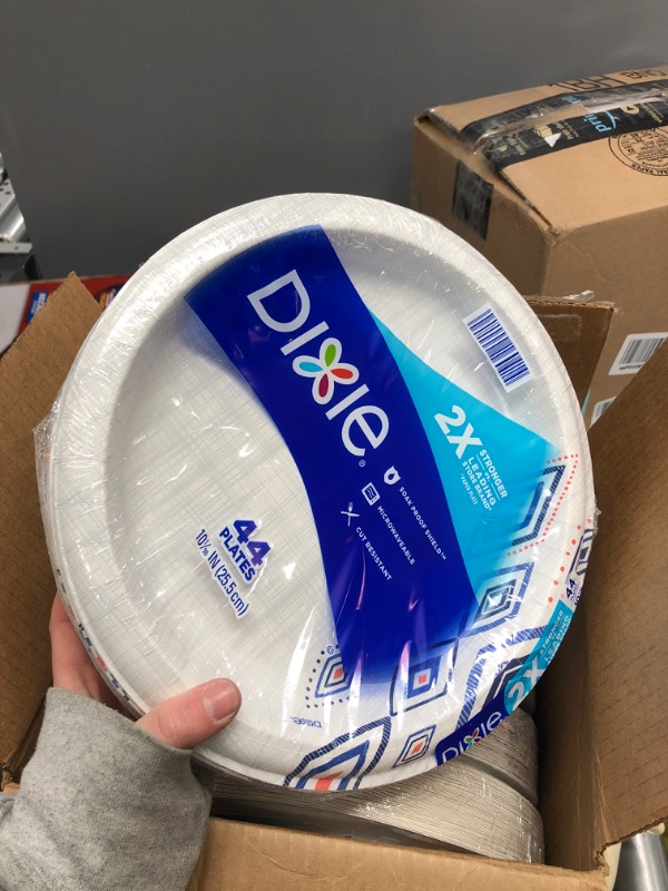 Photo 3 of *READ BELOW** Dixie Everyday Disposalble Paper Plates 10 1/16 (PACK OF 5)
