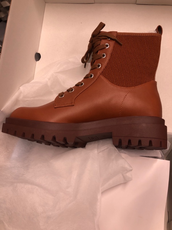 Photo 2 of WOMANS LUG SOLELACE UP ANKLE BOOTS ROUND TOE LOW CHUNKY BLOCK HEEL WINTER COMBAT BOOTIES BROWN
SIZE 9