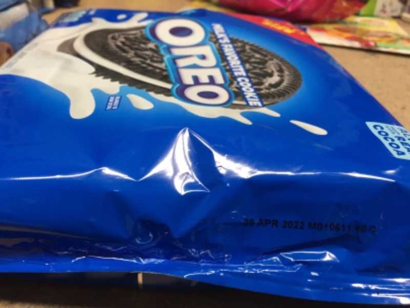 Photo 3 of (NON-REFUNDABLE
( 1 PACK OREO EXPIRATION DATE: 04/29/2022, 
(4 PACK) PILLSBURY EXPIRATION DATE: 03/22/2022
OREO Chocolate Sandwich Cookies, Party Size, 9.5 Oz
Pillsbury Soft Baked Cookies, Chocolate Chip, 9.53 oz, 18 ct


