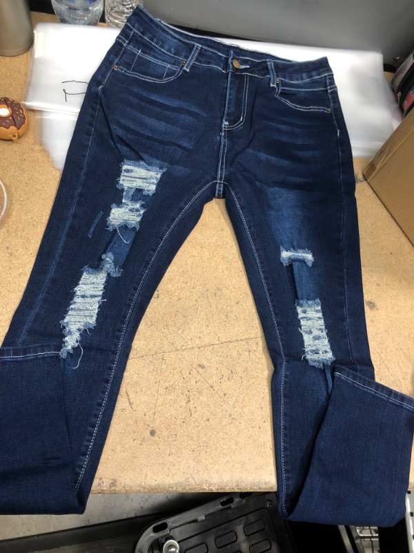 Photo 2 of roswear Women's Essentials Ripped Mid Rise Destroyed Skinny Jeans
SIZE: MEDIUM 