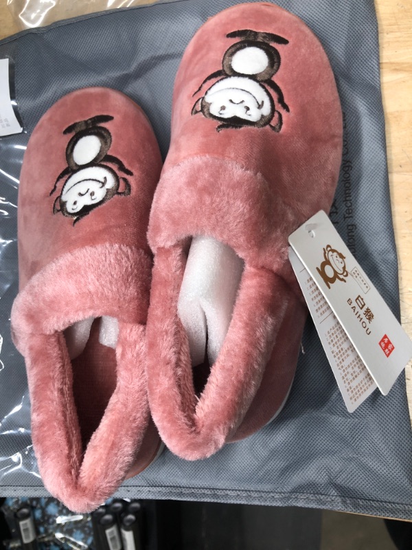 Photo 2 of BAI HOU House Slippers for Women Men, Memory Foam House Shoes Fluffy Bedroom Shoes with Plush Fleece Lined, Cozy Winter Slippers for Indoor Outdoor
7.5-8.5 