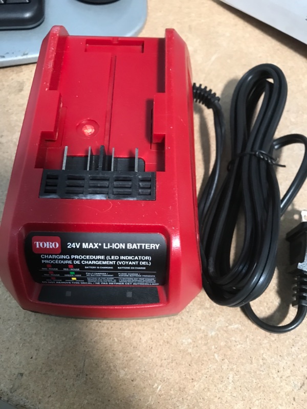 Photo 4 of 24-Volt Max Lithium-Ion Charger
