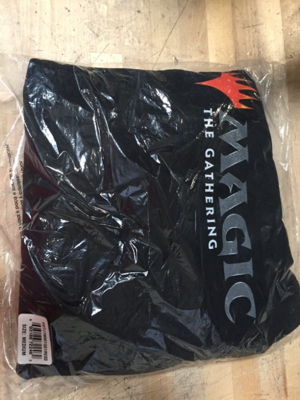 Photo 2 of Magic: the Gathering Planeswalker Pullover Hoodie Sweatshirt
size: medium