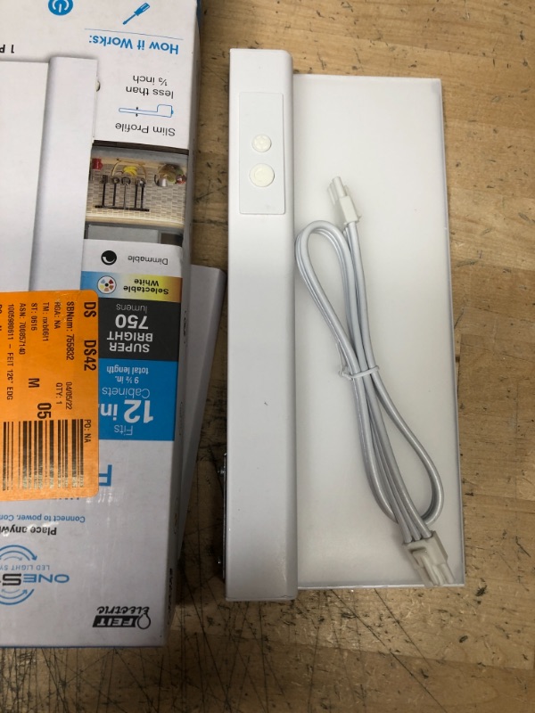 Photo 2 of  Feit Electric
9.5 in. (Fits 12 in. Cabinet) Direct Wire Integrated LED White Linkable Onesync Under Cabinet Light Color Changing CCT