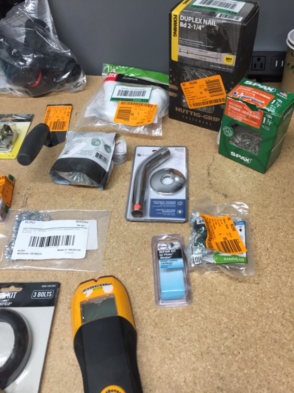 Photo 2 of ***non-refundable***
house hold goods
dewalt hand saw, stud finder, construction screws, plumbing goods,knobs